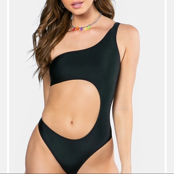 One Shoulder Cutout Swimsuit⭐️NWT⭐️ - Picture 5 of 6